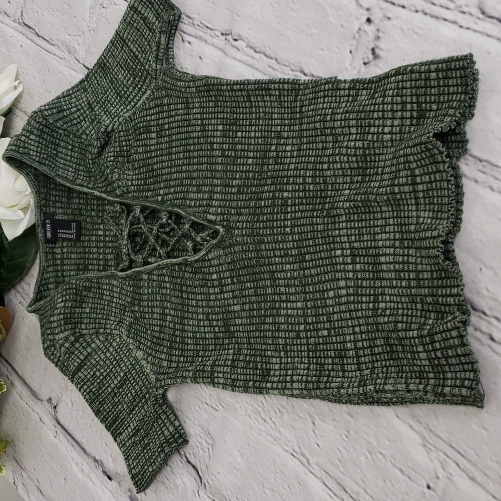 FOREVER 21 Stretchy Rib Knit Belly Crop Top Deep V Neck Green Short Sleeve EUC M - Picture 11 of 11